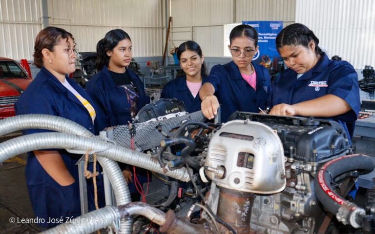 Mujeres nicaragüenses celebran su día con derechos restituidos en salud, educación y equidad de género