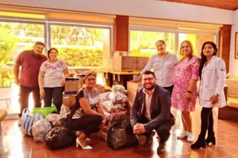 Médicos nicaragüenses entregan donativo a Cuba frente a bloqueo de EEUU