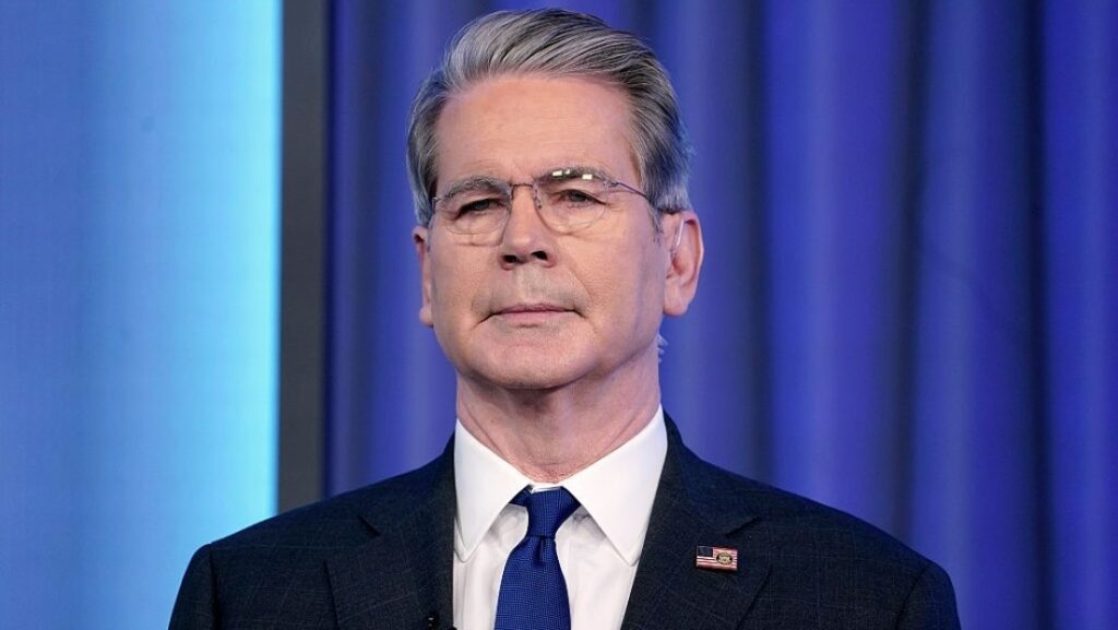 Secretario del Tesoro: "Los españoles ponen en peligro las vidas estadounidenses"