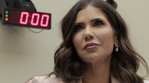 Trump cesa a la responsable de Seguridad Nacional Kristi Noem