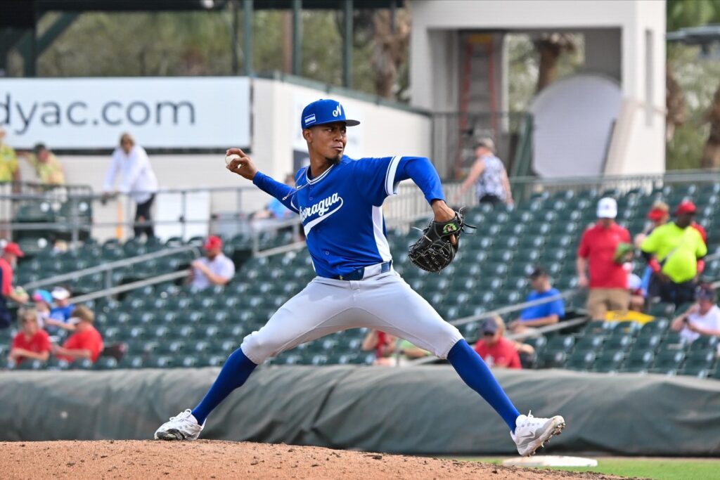 Nicaragua enfrenta a Dominicana en el Clásico Mundial de Béisbol 2026
