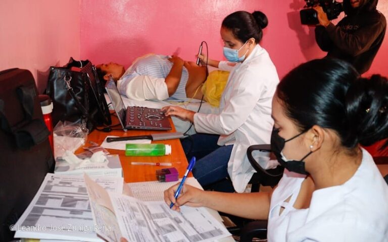 En saludo al Día de la Mujer, embarazadas reciben atención especializada en Managua