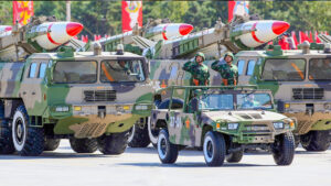 China advierte a Japón de "una derrota inevitable" si usa misiles de largo alcance