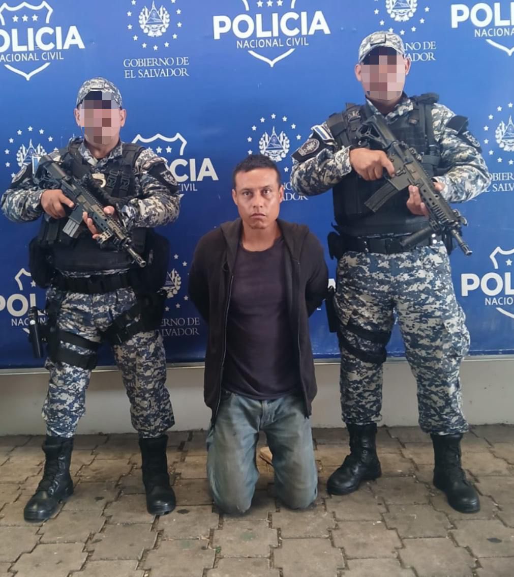 Un nicaragüense fue apresado en El Salvador acusado por robo en farmacia