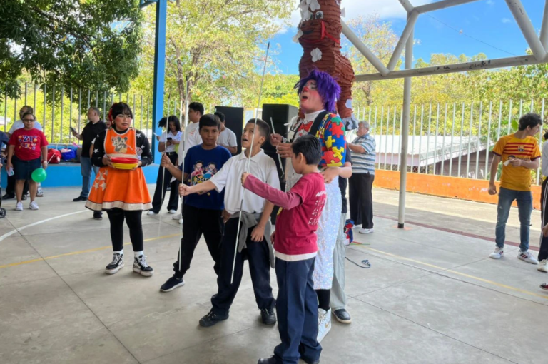 Niños con capacidades diferentes disfrutan jornada recreativa