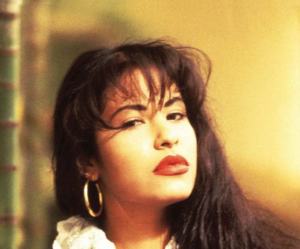 Hermana de Selena demanda a Shein por esta razón