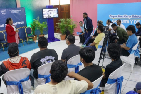 Docentes técnicos fortalecen sus capacidades en industria y construcción