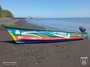 Ejército retiene a tres hondureños por actividades ilegales en aguas de Chinandega