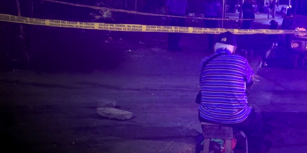 Hombre sale de un hospital a buscar agua y muere en la vía