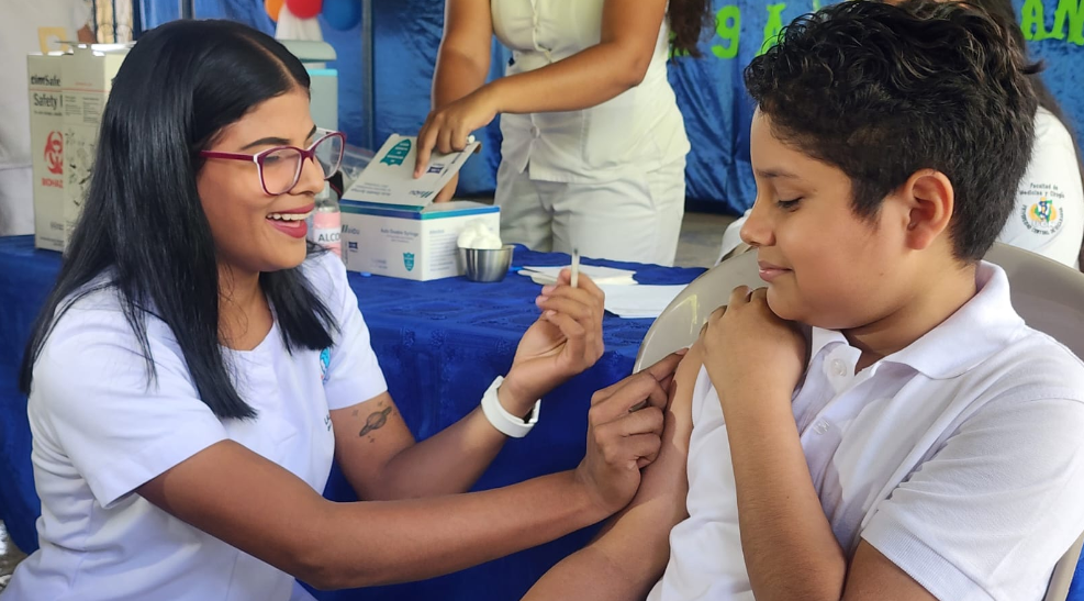 Lanzan vacunación de refuerzo contra el VPH para proteger a la niñez nicaragüense