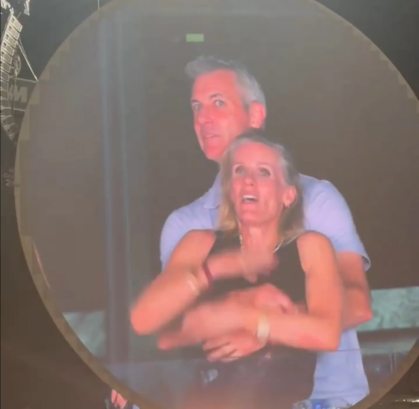 Mujer captada con su jefe en concierto de Coldplay: “Pagué un precio inimaginable”