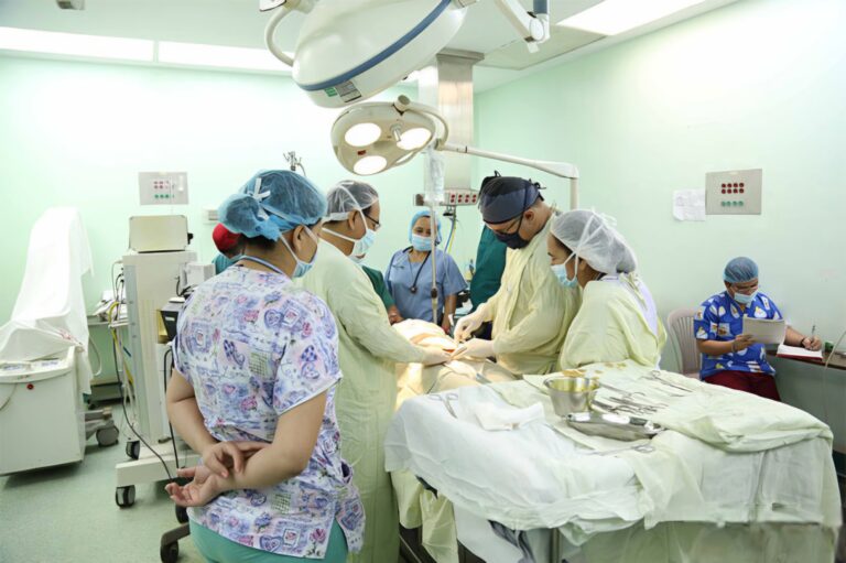 MINSA desarrolla encuentro científico para optimizar el abordaje de complicaciones en cirugía