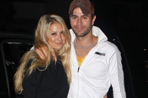 Enrique Iglesias y Anna Kournikova muestran por primera vez a su cuarto bebé