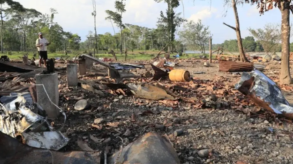 Frontera Ecuador Colombia: denuncian bombardeos y torturas contra campesinos