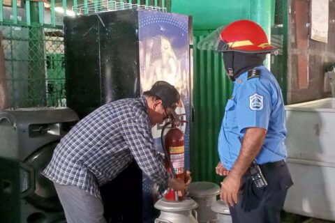 Autoridades inspeccionan sistemas de prevención de incendios en Xiloá