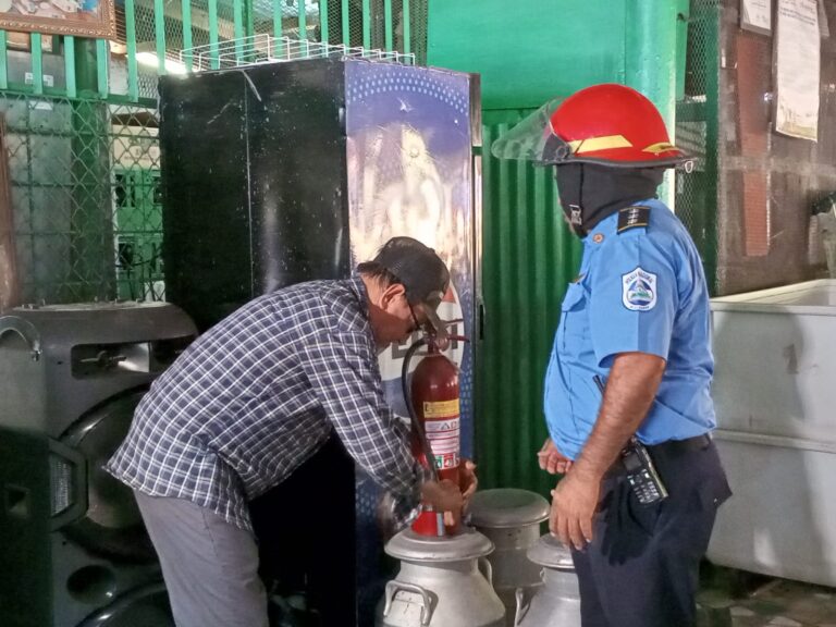 Autoridades inspeccionan sistemas de prevención de incendios en Xiloá