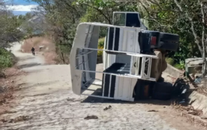 Un fallecido y varios lesionados dejó el vuelco de un camión en Rivas