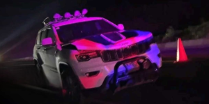 Hombre de 41 años muere tras ser impactado por camioneta mientras montaba a caballo