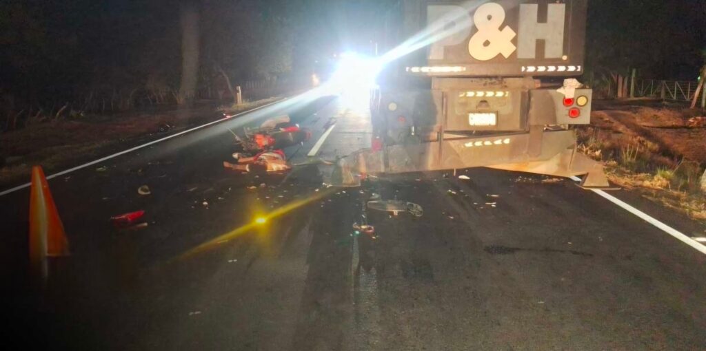 Joven pierde la vida y un acompañante resulta herido en accidente vial