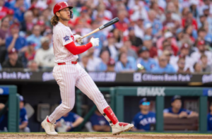 Alec Bohm, tercera base de los Phillies, demanda a sus padres y les acusa de malversar su dinero