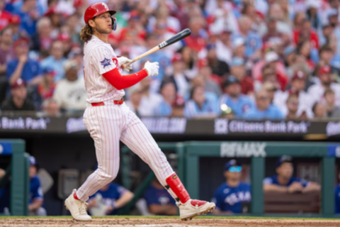 Alec Bohm, tercera base de los Phillies, demanda a sus padres y les acusa de malversar su dinero