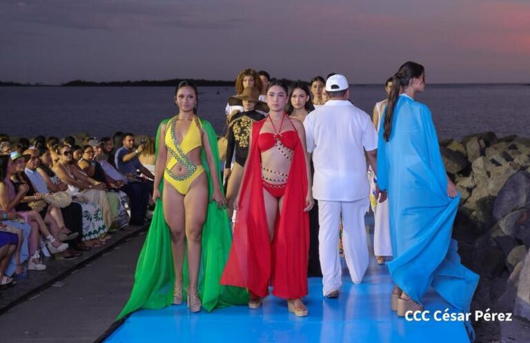 Occidente se vistió de gala con pasarela  de moda en el inicio de la Temporada Veraniega
