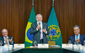 Lula da Silva hace 18 cambios ministeriales de cara a elecciones generales de octubre