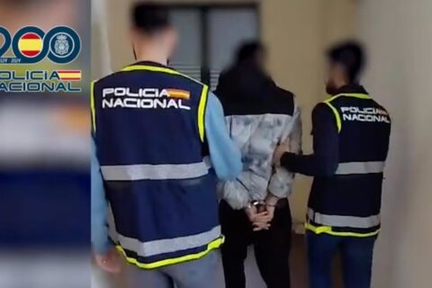 Cinco detenidos en España tras secuestrar y torturar a una persona por una deuda de 15 euros