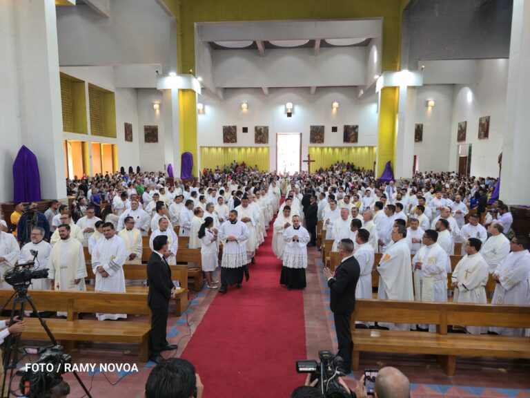 Cardenal Brenes destaca masiva partipacion de feligreses que “con toda libertad han llegado a los templos”