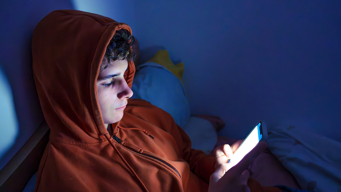 Grecia anuncia en TikTok que prohibirá acceso a redes sociales a menores de 15 años