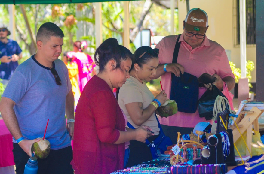 Emprendedores promueven el consumo responsable y prácticas sostenibles en el Volcán Masaya