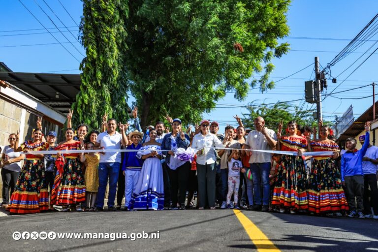 Distrito II estrena calles y Alcaldía proyecta más obras de saneamiento este año