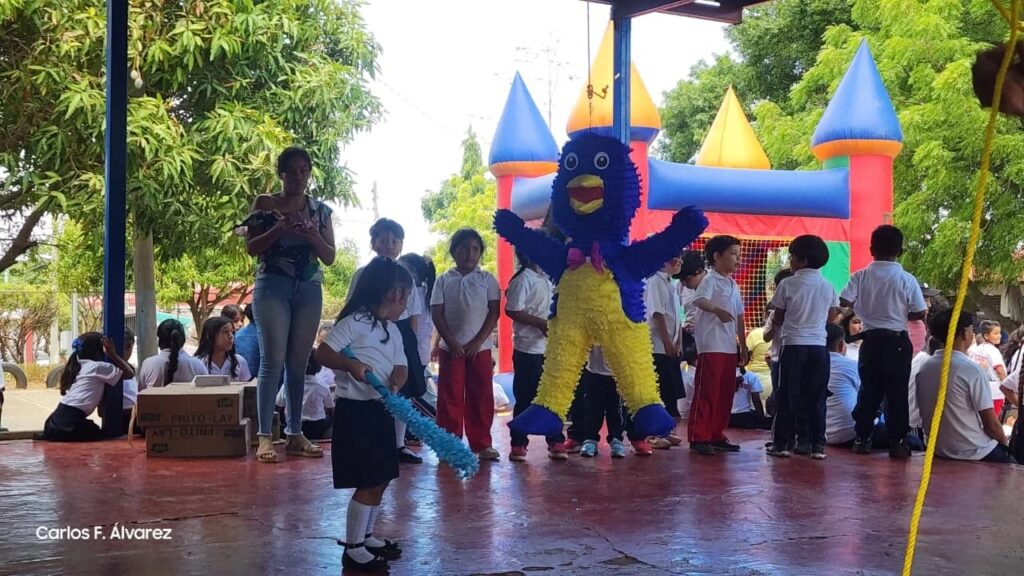 Estudiantes capitalinos disfrutan de jornada de recreación sana