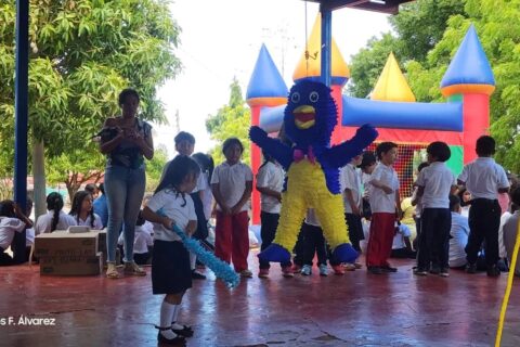 Estudiantes capitalinos disfrutan de jornada de recreación sana