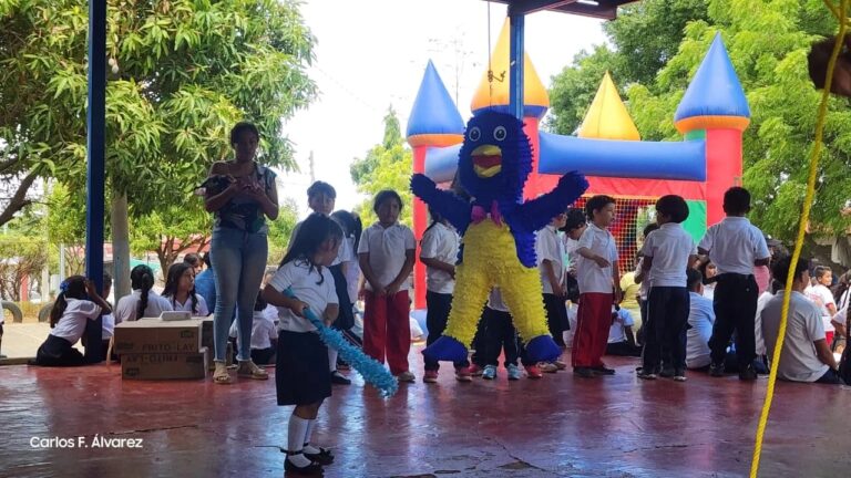 Estudiantes capitalinos disfrutan de jornada de recreación sana