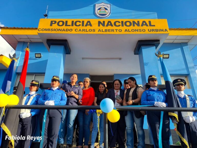 Familias en San José de los Remates celebran reinauguración de unidad policial