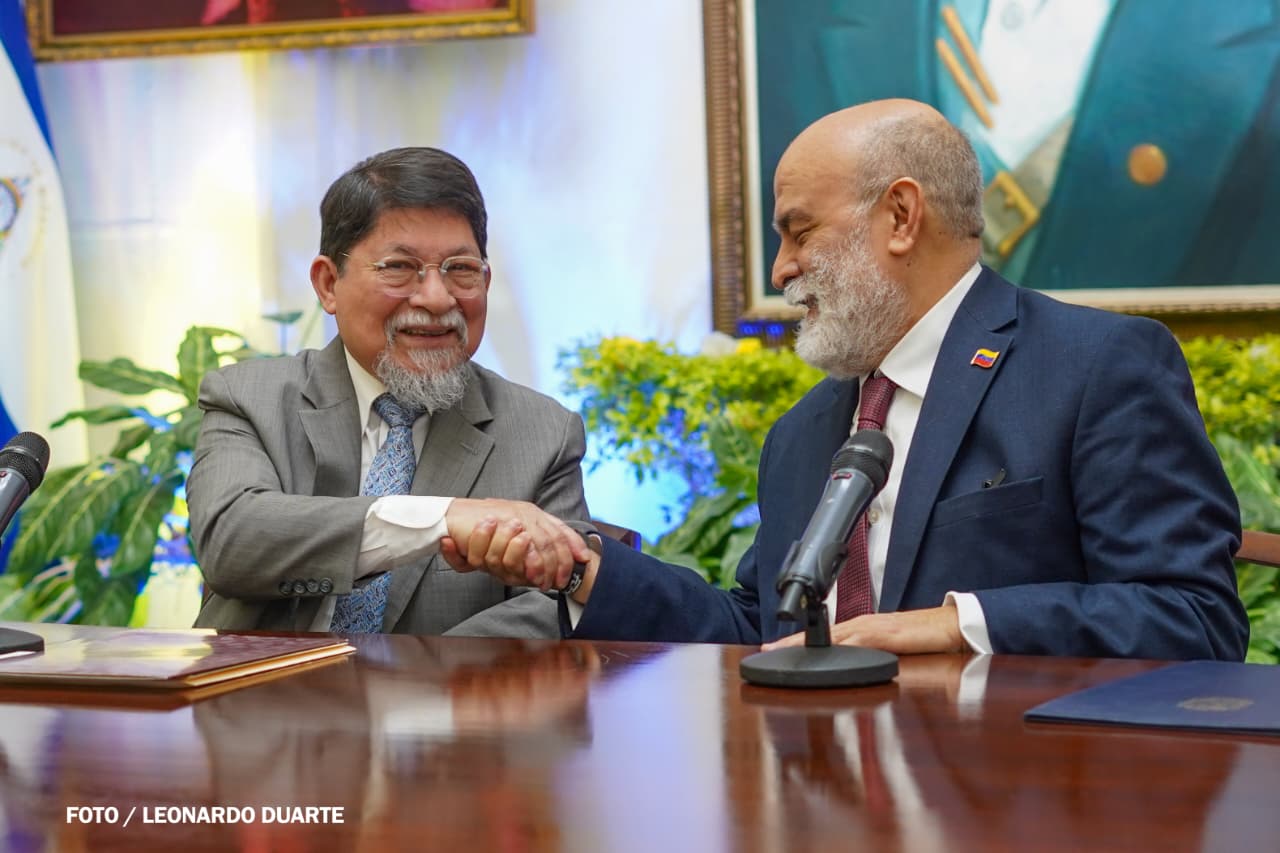Venezuela acredita a su nuevo embajador en Nicaragua, reiterando hermandad y solidaridad