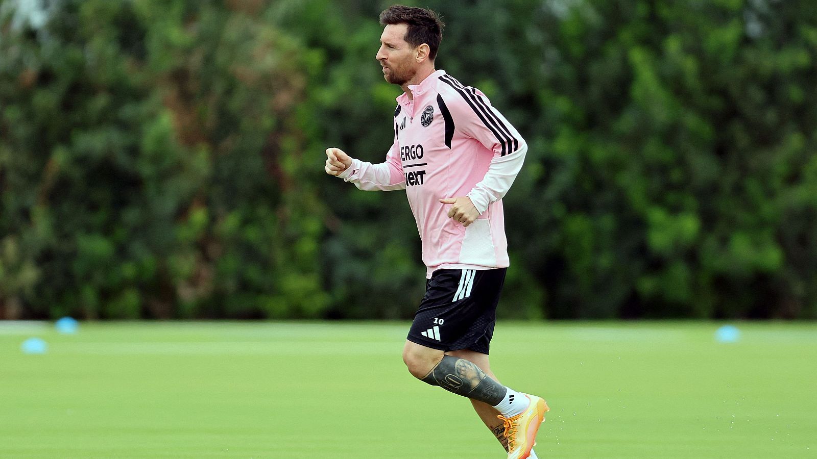 Messi es el nuevo propietario del club español Cornellà