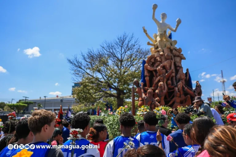 Autoridades rinden tributo al “Flaco Explosivo” en el aniversario de su natalicio