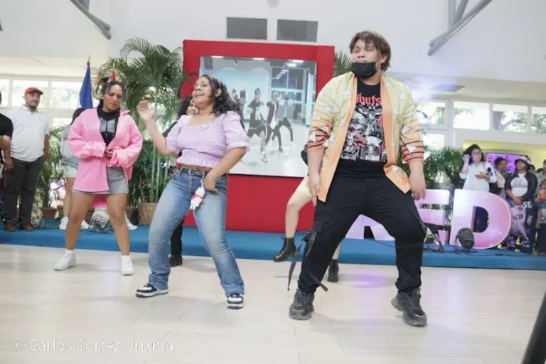Juventud nicaragüense celebra la paz y la cultura asiática en el Army Festa 2026