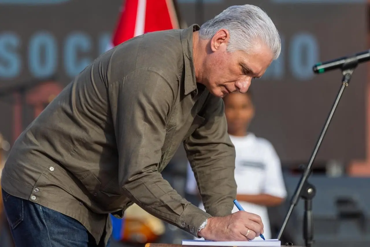 Cuba comienza campaña “Mi firma por la Patria” en respaldo a Revolución y por la paz