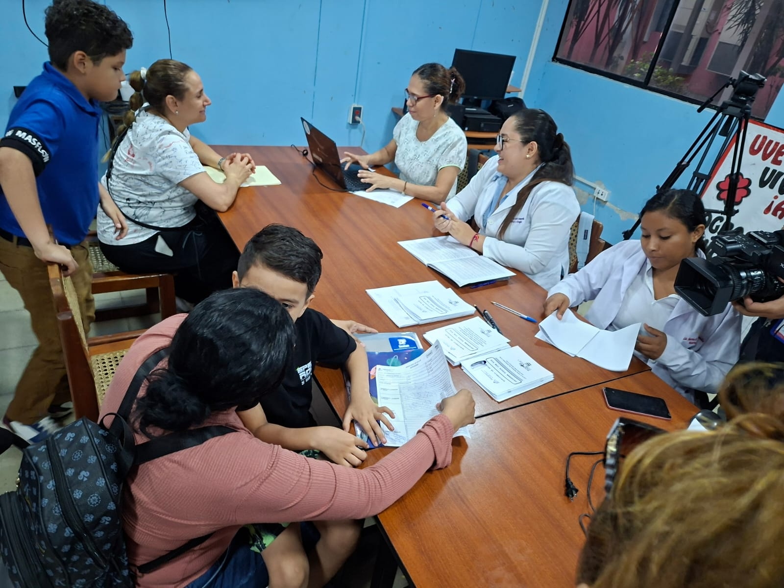 Programa Todos con Voz entrega carnets a protagonistas para garantizar derechos sociales y laborales