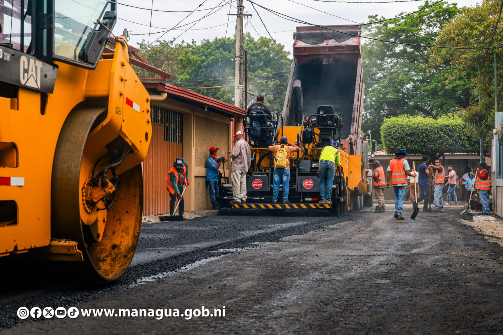 Avanza modernización vial en Managua con la pavimentación de nuevas calles en el Barrio 15 de Mayo