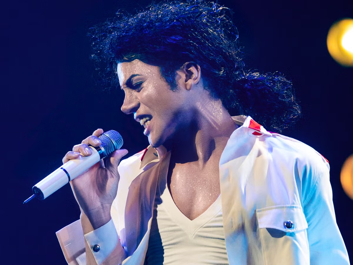 Biopic de Michael Jackson triunfa con la audiencia pese a críticas divididas