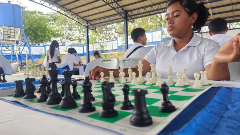 MINED promueve el ajedrez para desarrollar capacidades de análisis