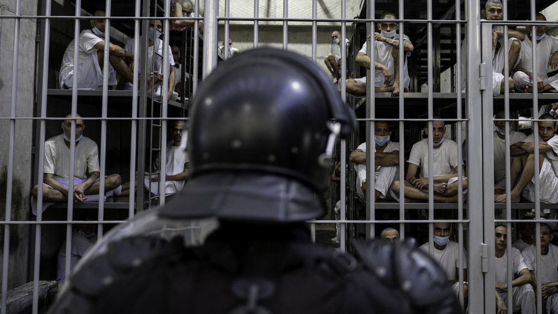 El Salvador aplicará cadena perpetua a partir de los 12 años de edad