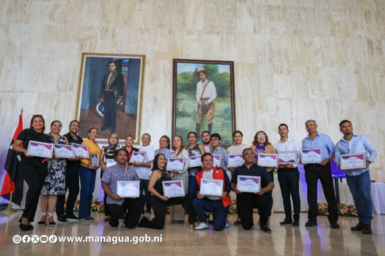 Distinguen invaluable aporte y trayectoria de artistas en el Día Internacional de la Danza
