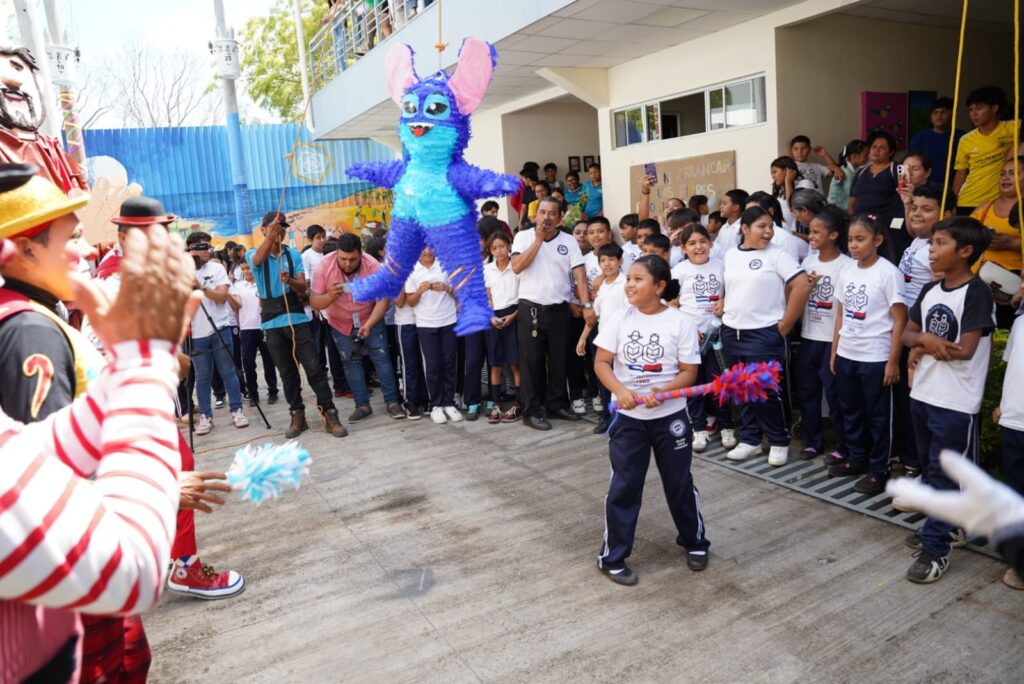 Juventud nicaragüense rinde homenaje a Benjamín Linder con festival de arte circense