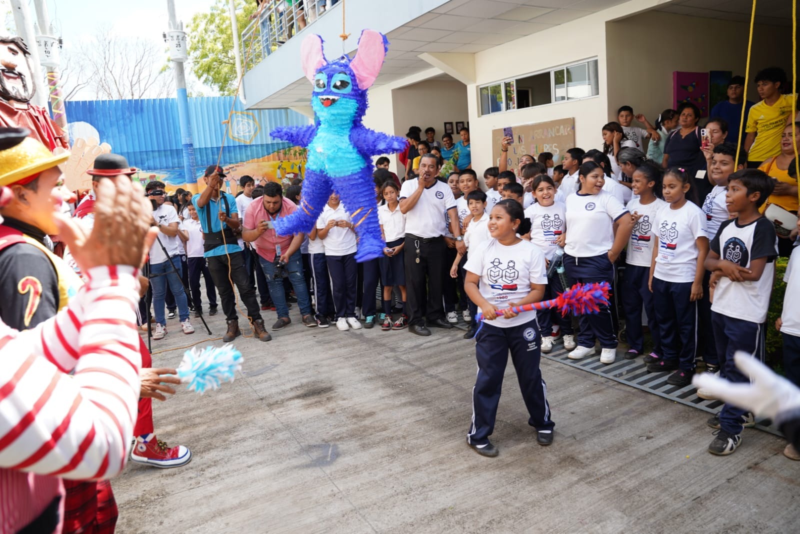 Juventud nicaragüense rinde homenaje a Benjamín Linder con festival de arte circense
