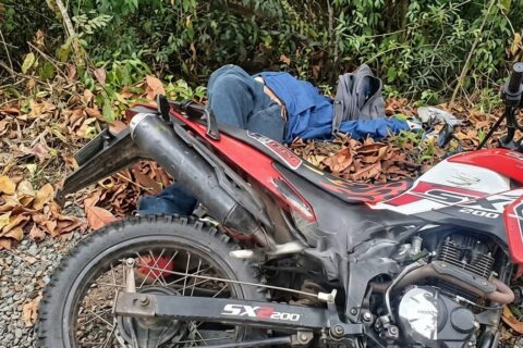 Hallan muerto a un hombre a la orilla de la vía en Nueva Segovia